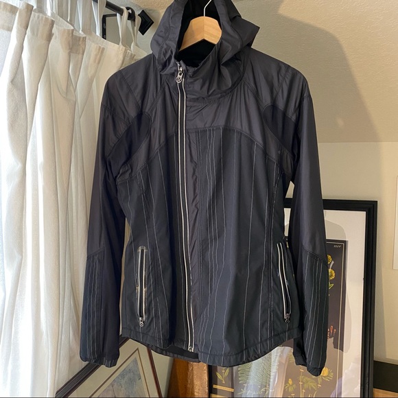 Lululemon Athletica Reflective Running Jacket with Asymmetrical Zipper - Picture 5 of 11